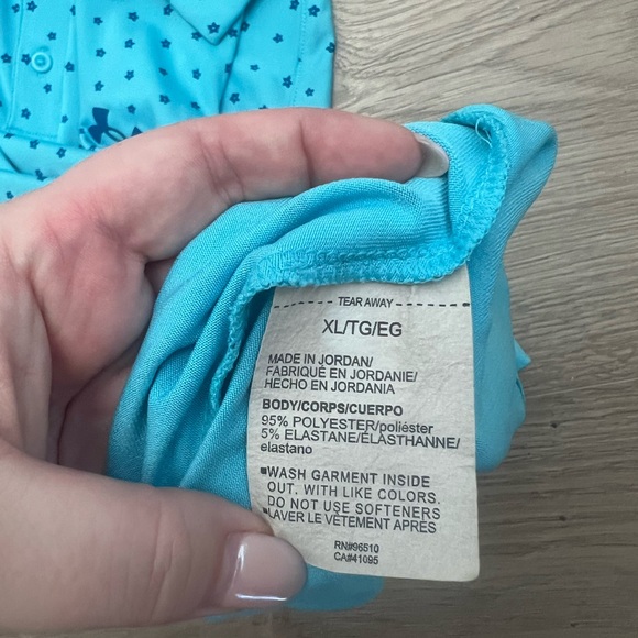 Under Armour Men's Light Blue Floral Patterned Golf Polo, Size XL - Picture 4 of 5